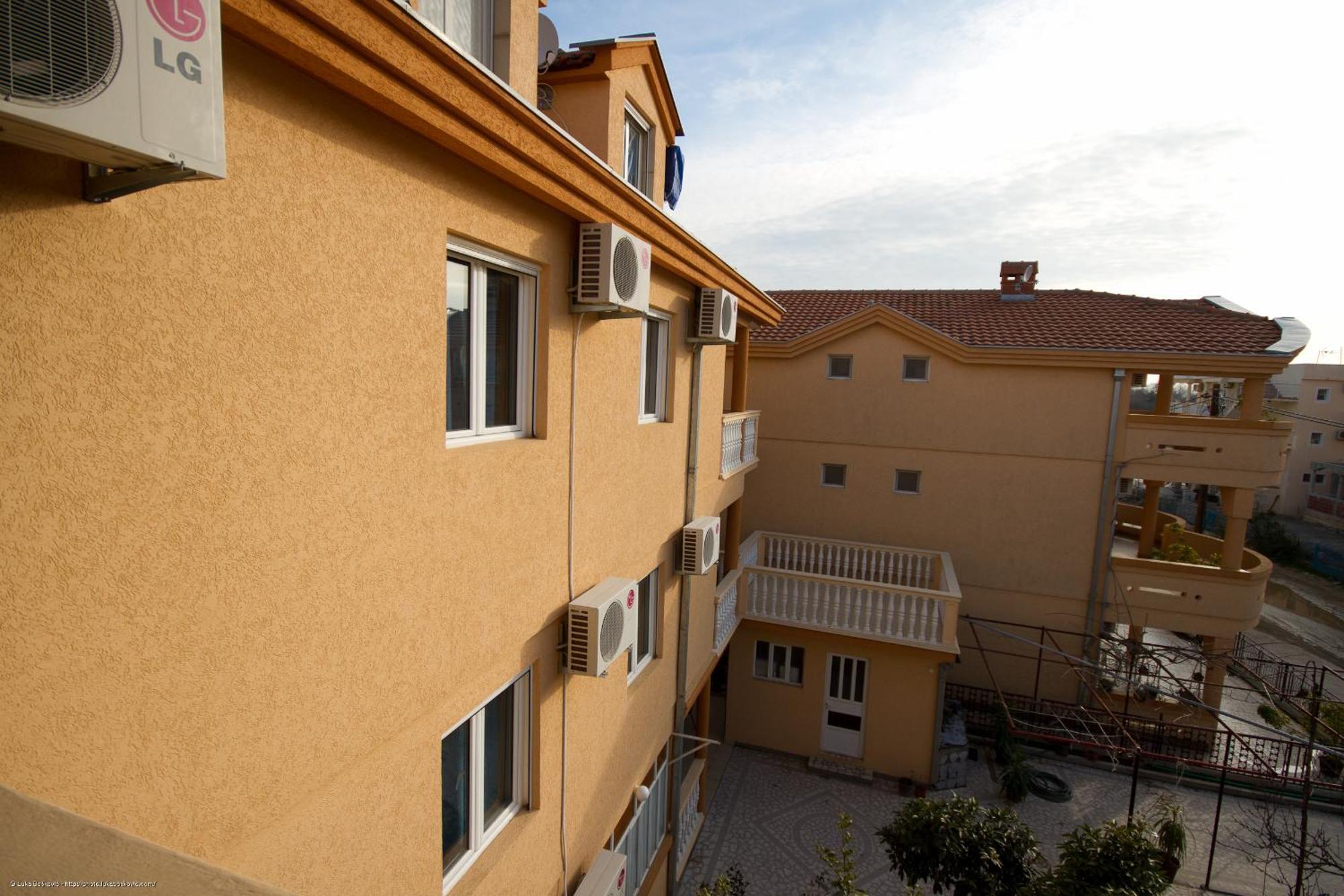 Apartments Dalila Ulcinj Exteriör bild