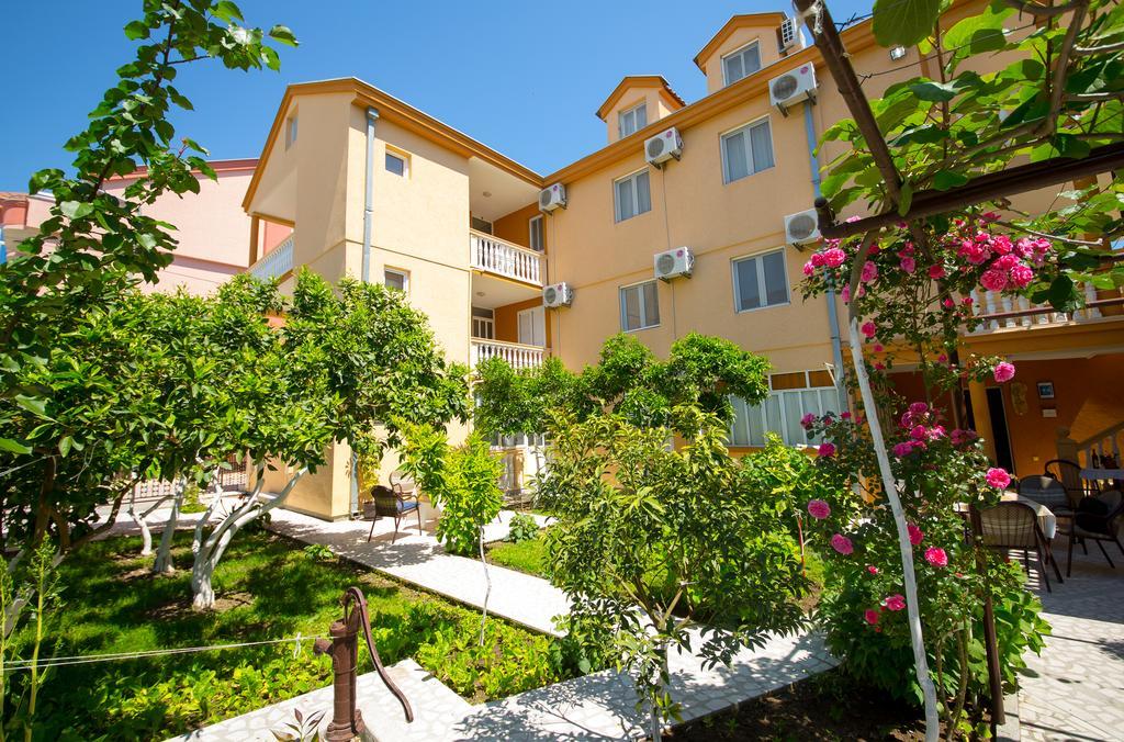 Apartments Dalila Ulcinj Exteriör bild